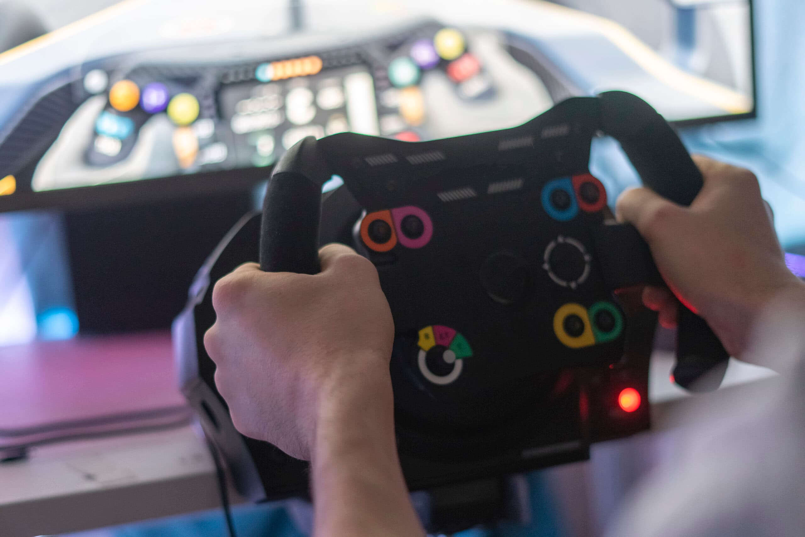 Gaining the Edge Online - From F1 Simulator Racing!